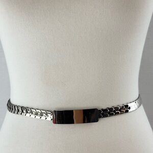 Vintage Silve-Tone Metal and Elastic Stretch Belt